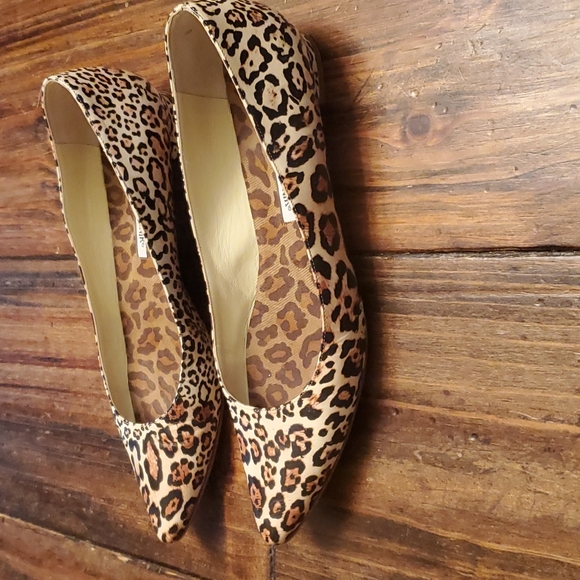 Manolo Blahnik animal print flats - Picture 2 of 8